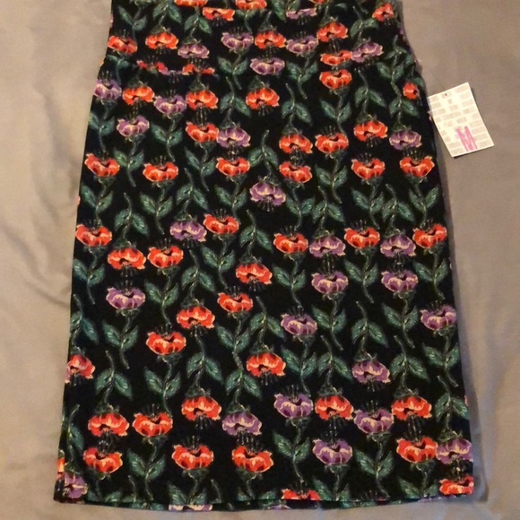 NWT Cassie Floral Skirt - Picture 1 of 3